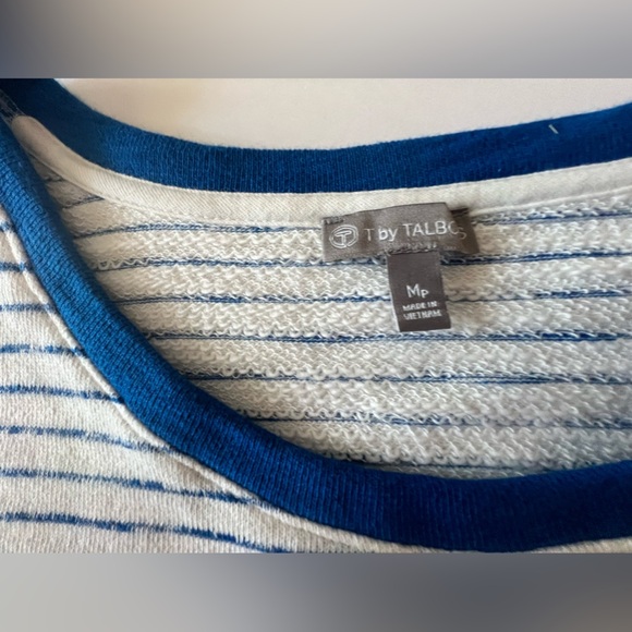 T FOR TALBOTS  MEDIUM PETITE 3/4 LENGTH SLEEVE TEE SHIRT  ROYAL BLUE NECKLINE - Picture 3 of 8